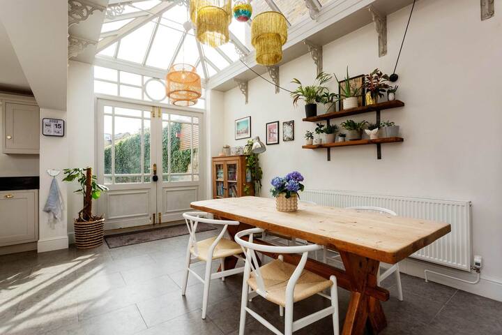 Electric Dreams by Veeve