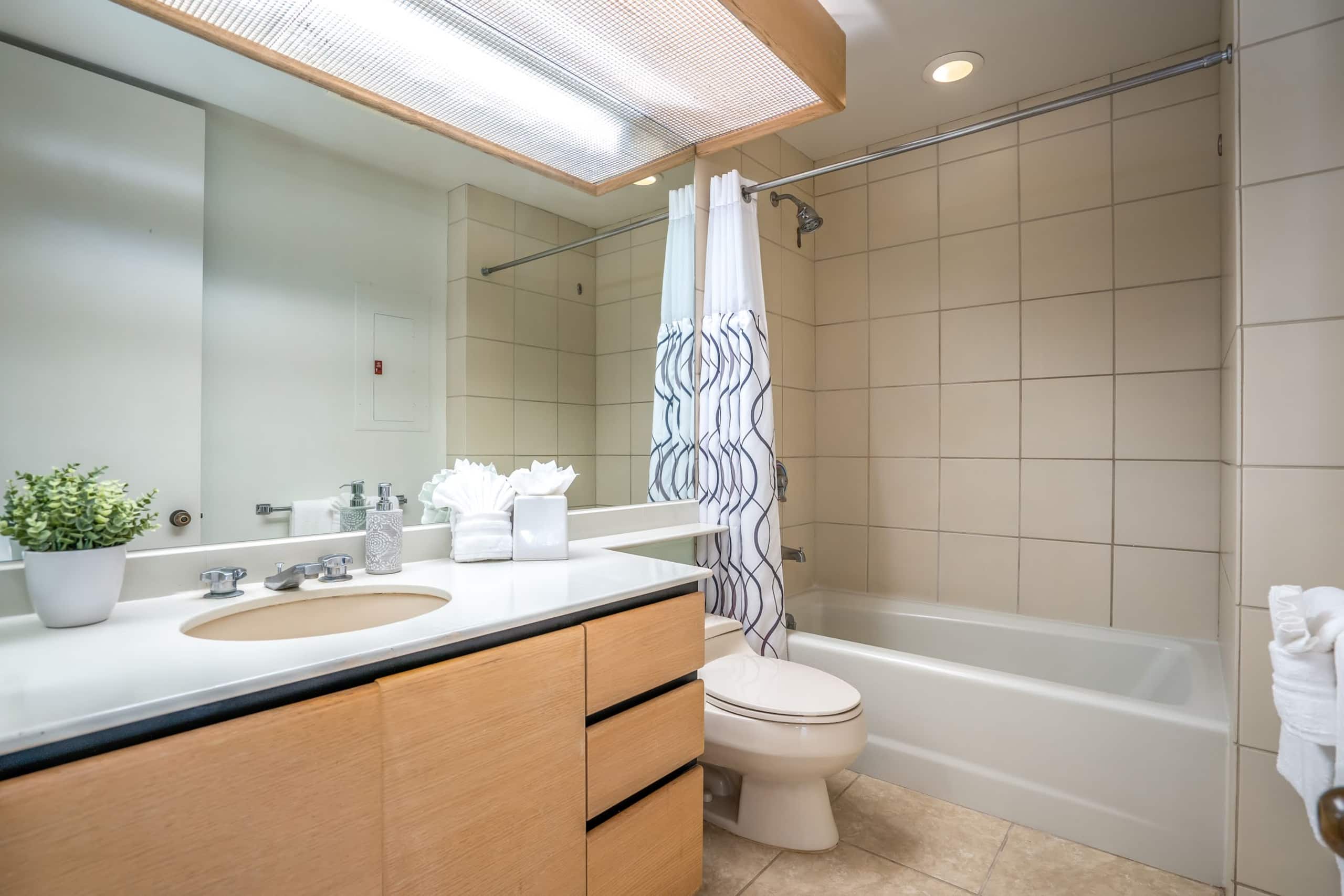 Condo in Kihei · ★4.5 · 2 bedrooms · 4 beds · 2 shared baths - Image 21