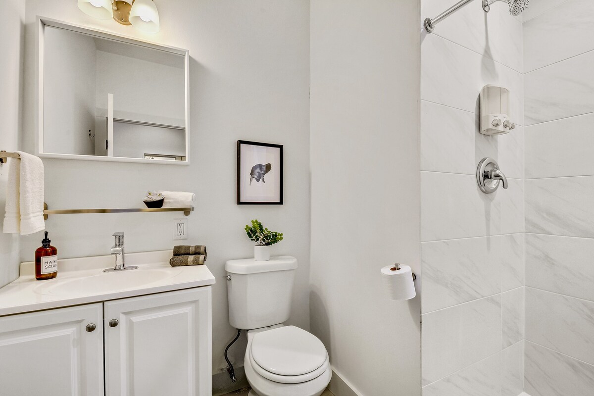 Stay in Style | East Austin Stunner | Min to DT