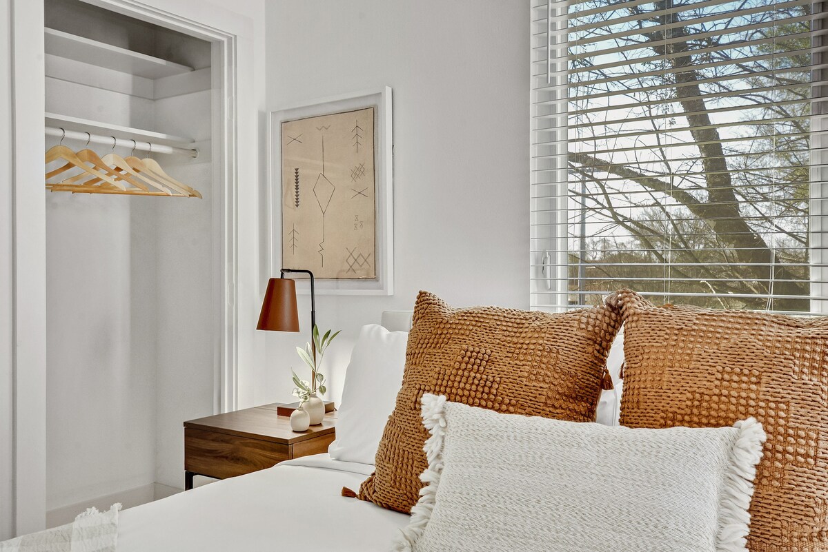 Stay in Style | East Austin Stunner | Min to DT