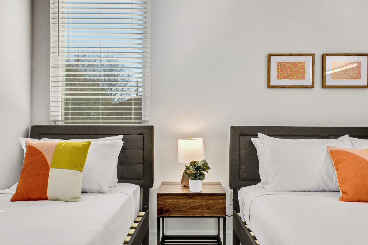 Stay in Style | East Austin Stunner | Min to DT