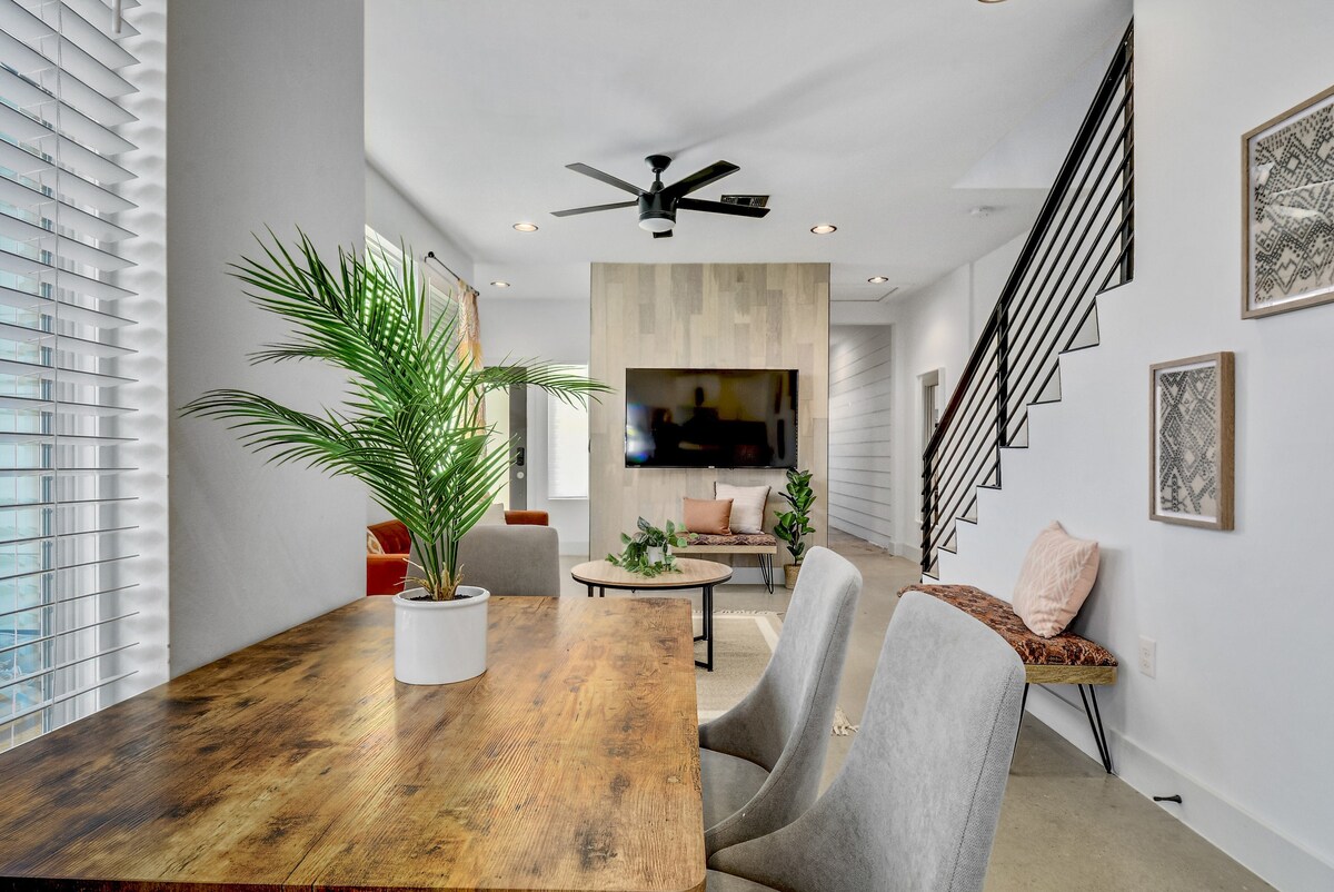 Stay in Style | East Austin Stunner | Min to DT