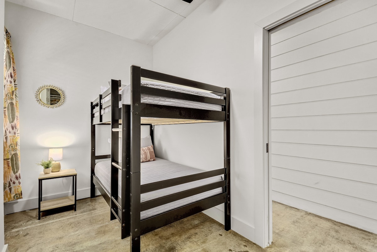 Stay in Style | East Austin Stunner | Min to DT