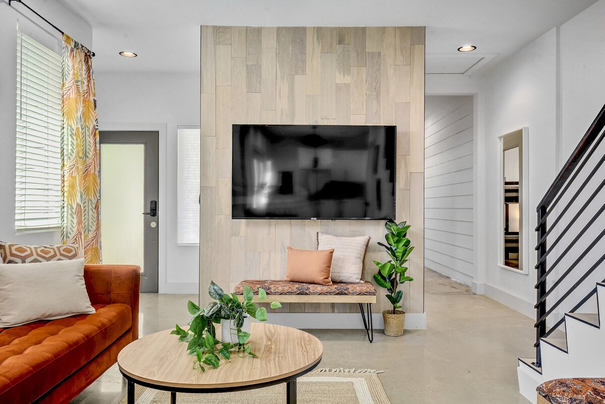 Stay in Style | East Austin Stunner | Min to DT