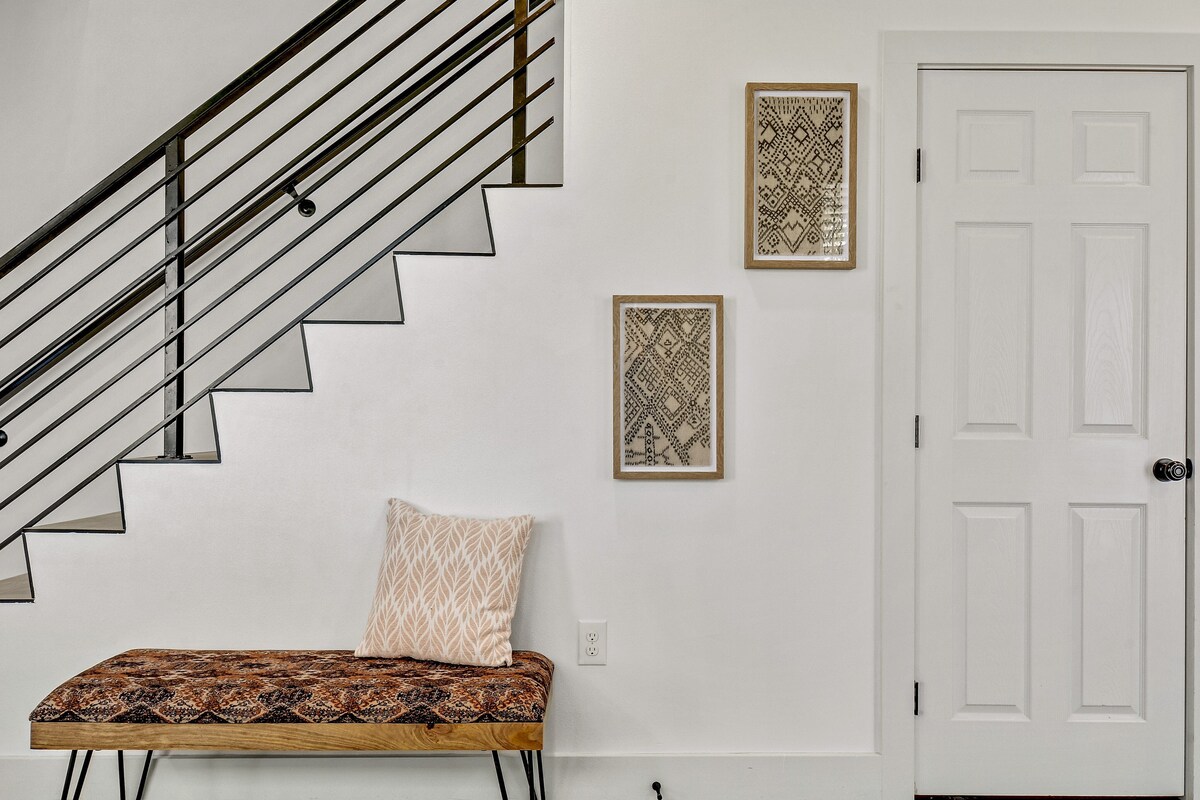 Stay in Style | East Austin Stunner | Min to DT