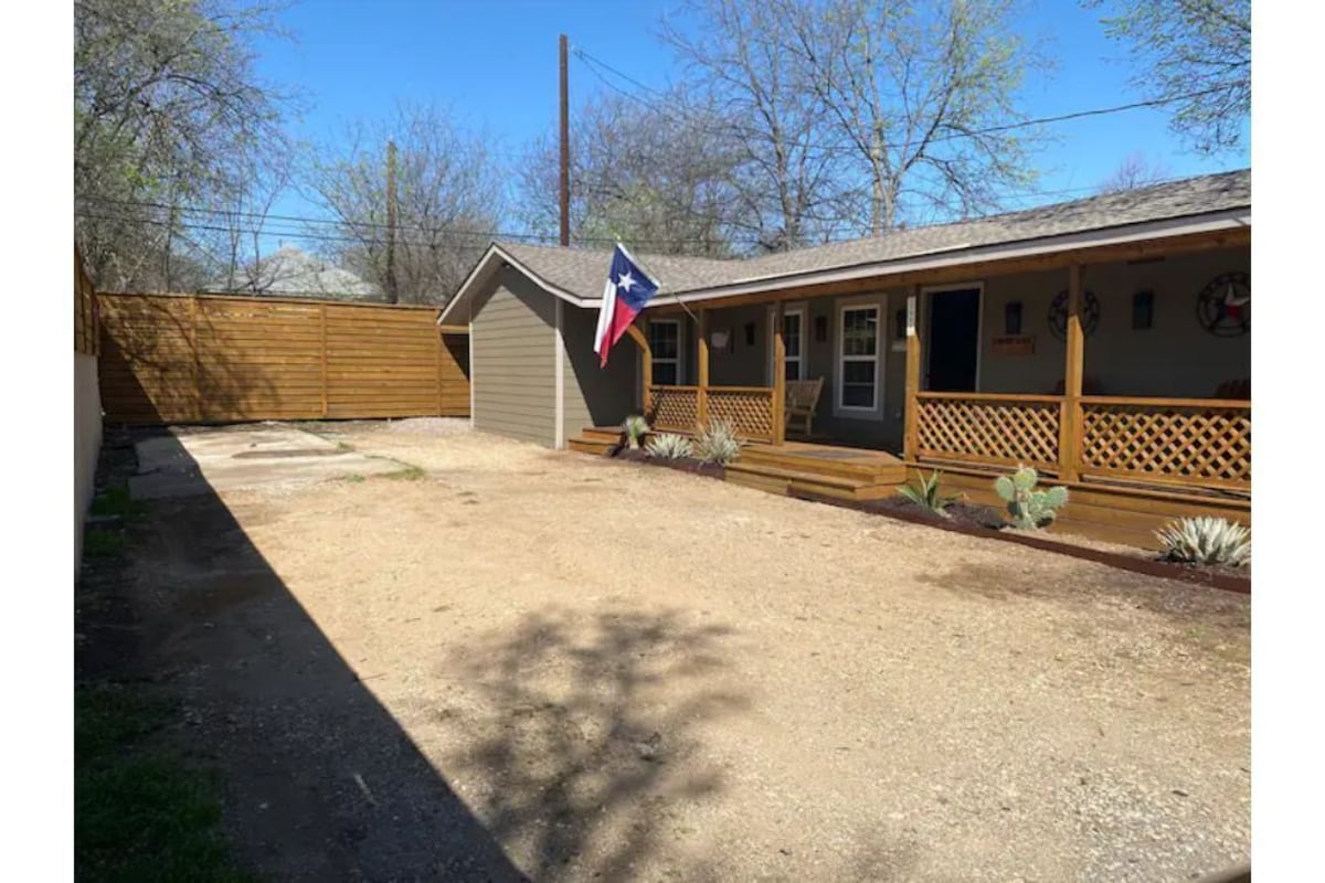 Stockyards Ranch House / Stockyard Rentals — property photo 19