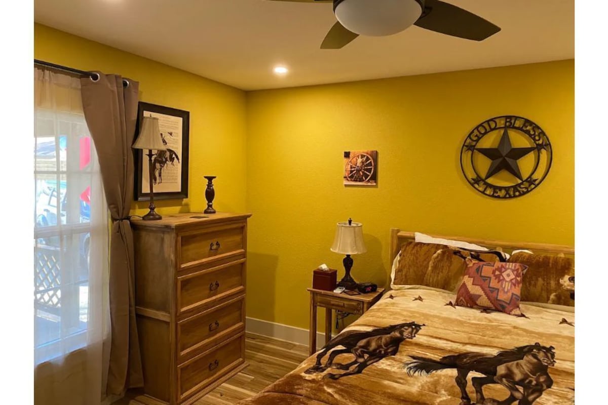 Stockyards Ranch House / Stockyard Rentals — property photo 25