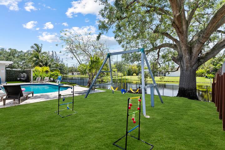 Florida Dream Home: Pool, Lakeview & Game Room ~ gallery image 5