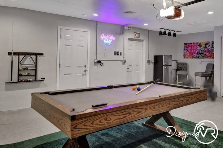 8BR Resort w/ Pool & Tons of Games – 22 Guests gallery image 3