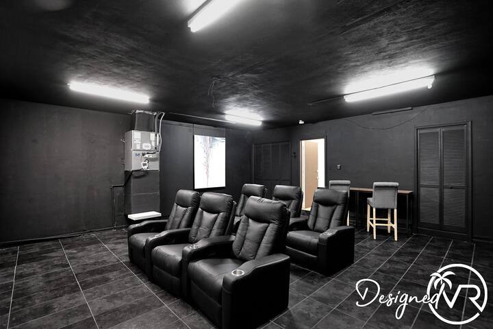 8BR Resort w/ Pool & Tons of Games – 22 Guests gallery image 4