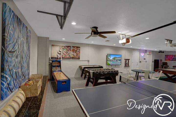 8BR Resort w/ Pool & Tons of Games – 22 Guests gallery image 5