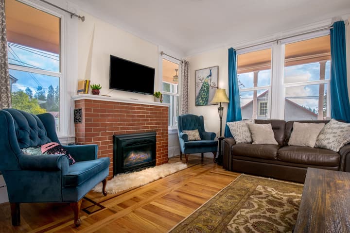 GP living room fireplace.jpg