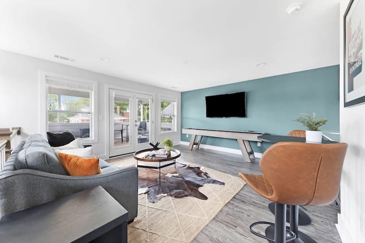 The Brooks House – 6 Mins to Broadway, Firepit