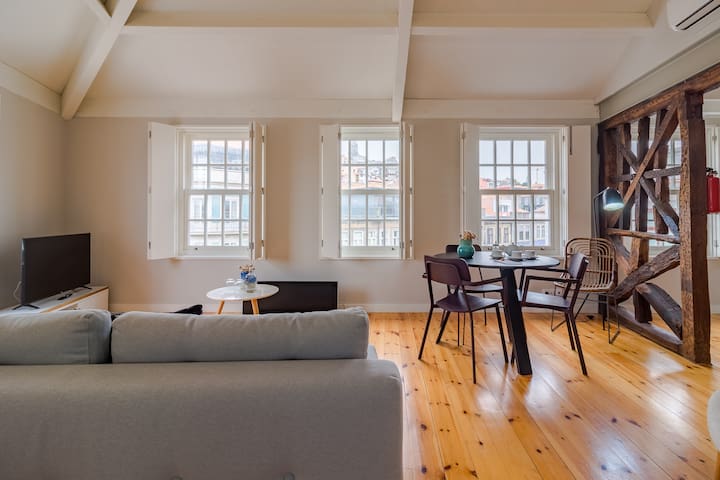 Amazing Duplex Two-Bedroom Apart with Views