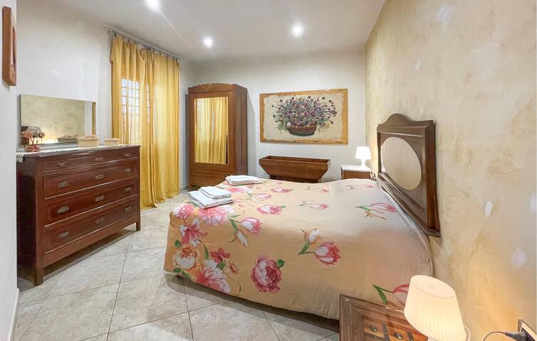 Awesome apartment in Bari with WiFi gallery image 5