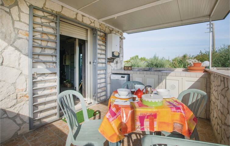 Awesome apartment in Bari with WiFi gallery image 4