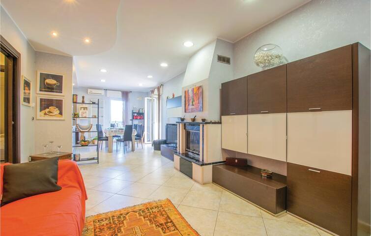 Awesome apartment in Bari with WiFi gallery image 3