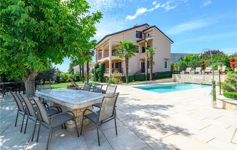 Nice Holiday Home in Kukci