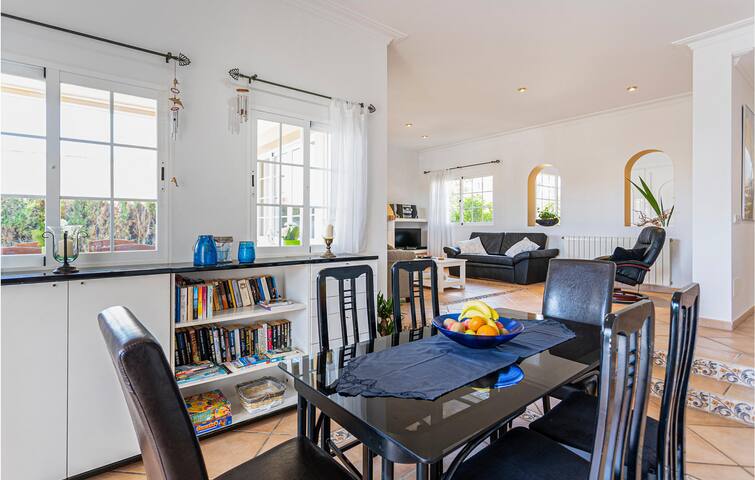 3 bedroom gorgeous home in Cala Bona gallery image 3