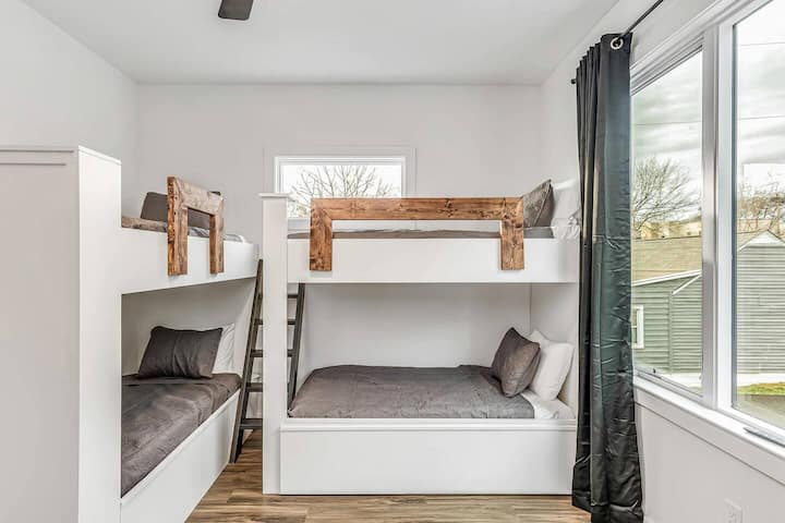 Chumba cha kulala cha 2 - seti 2 za Twin over Twin Bunks
