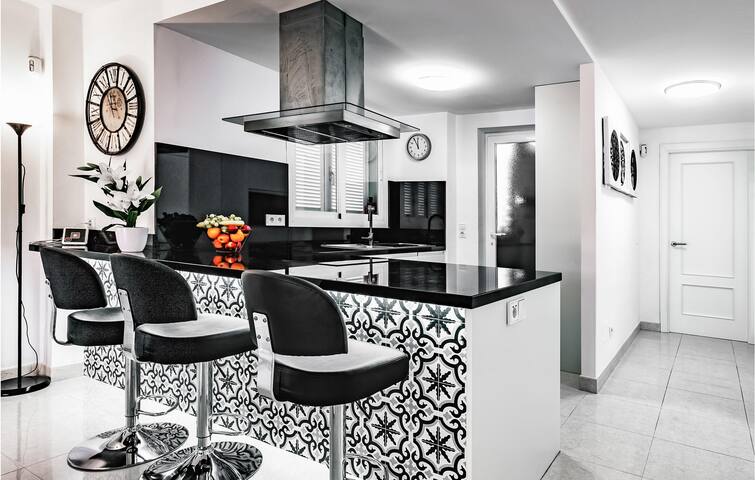 2 bedroom cozy apartment in Cala Bona gallery image 4