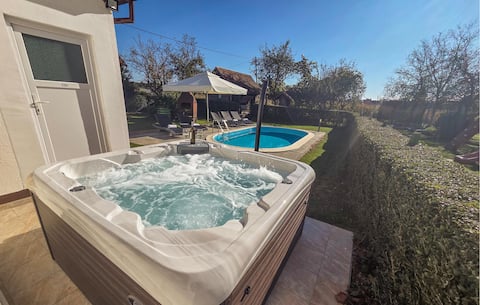 2 bedroom stunning home in Gudovac