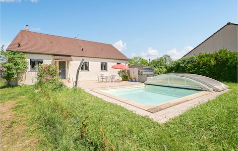 Lovely home in Briare with sauna