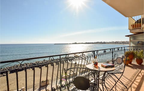 Amazing apartment in Giardini Naxos with WiFi