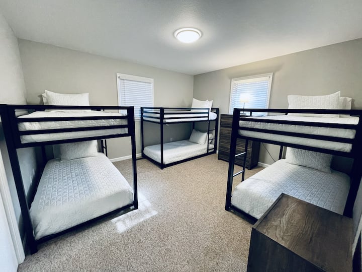 Duplex 2 - Bedroom 3 with 3 twin bed bunks