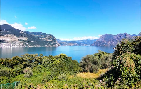 Stunning apartment in Monte Isola