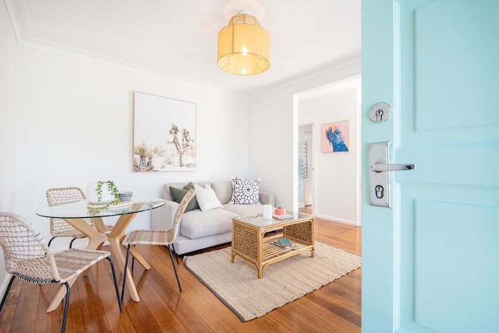 Beachside Vibes 2 min stroll to Parkdale Beach