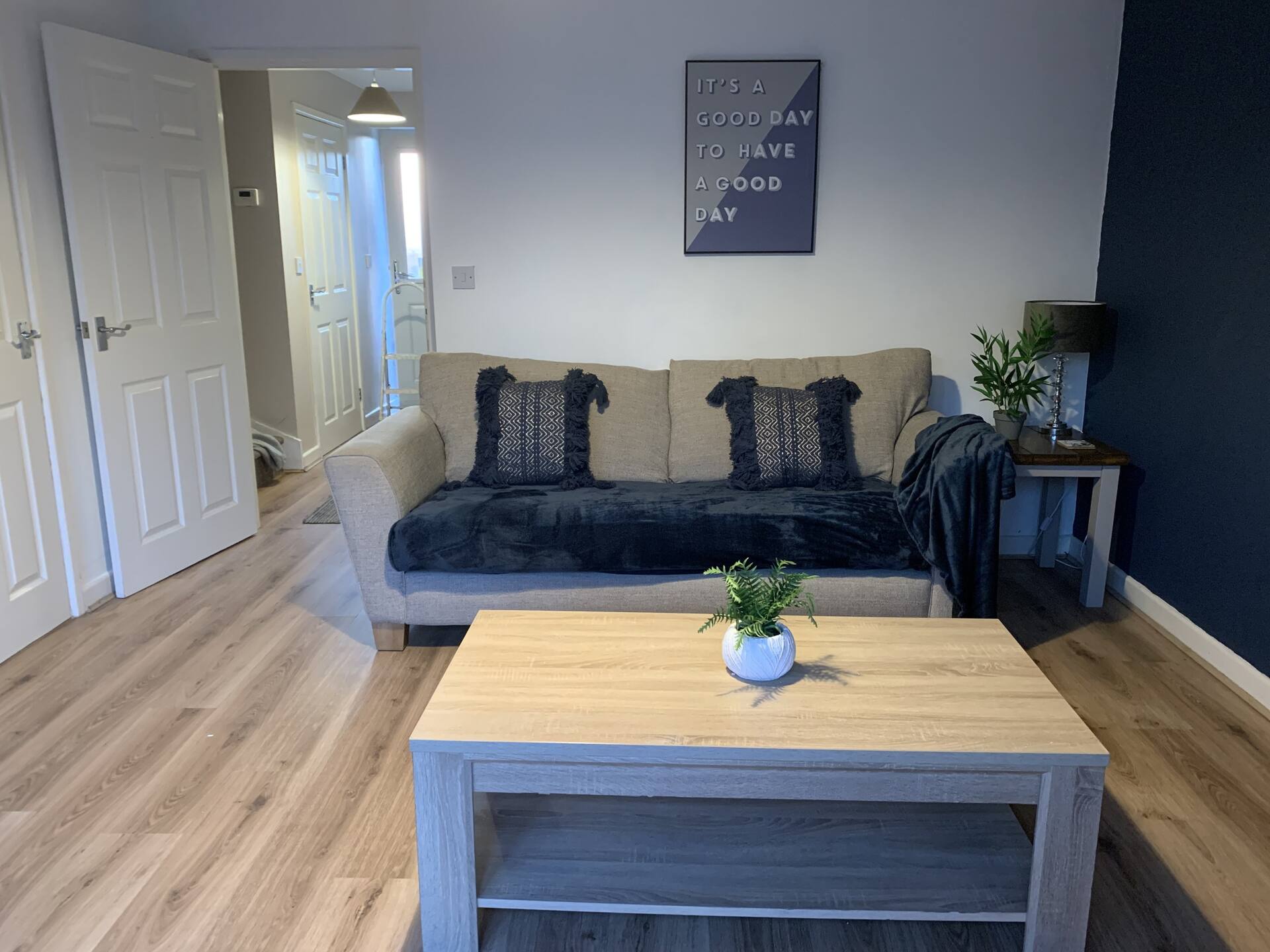 Kirkby House, 3 bedroom, sleeps up to 7 with sofa bed, holiday, corporate, contractor stays