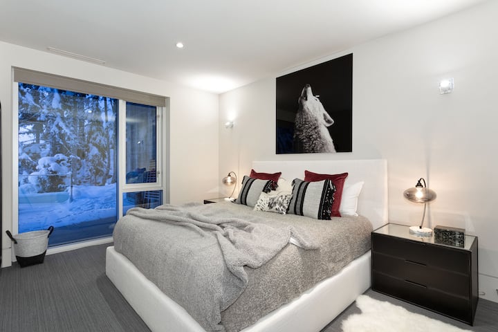 Bedroom 4 - King Bed