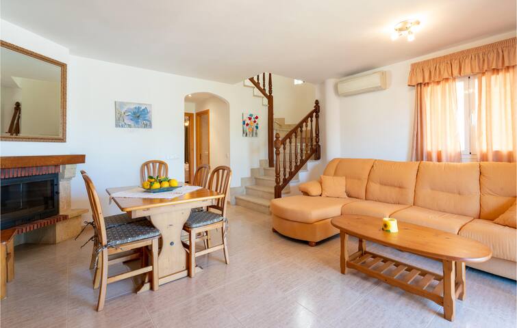 Gorgeous home in Port d’Alcúdia gallery image 3