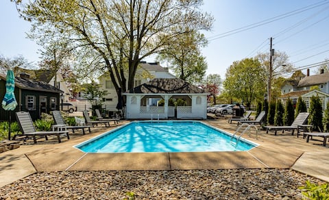 Captain Montagues Retreat-pool & walk to the beach