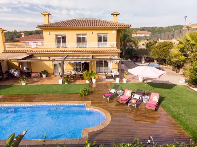 Beverly Hills Lux – Design Villa – Pool and garden gallery image 2