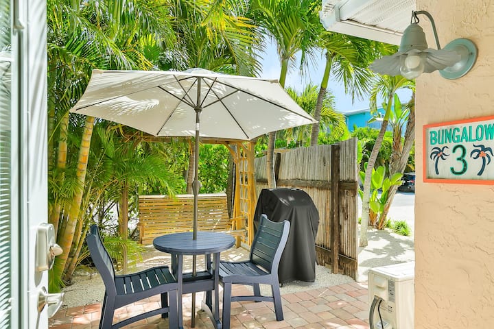 Anna Cabana 4 · Fireplace · Pool & Patio - Holmes Beach, FL