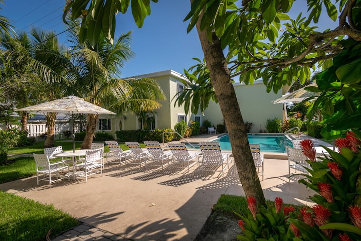 Palm Cay 4 · King Bed · 2-min Walk To Gulf - Anna Maria Island, FL
