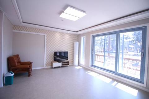 Rooms near Mongsanpo Beach, Beach