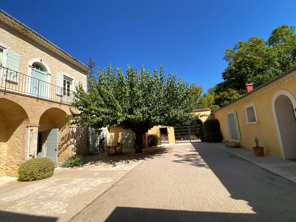 A 750 m² stone mas for twenty in the Gard, Gajan, Occitanie, France, photo 8 of 10