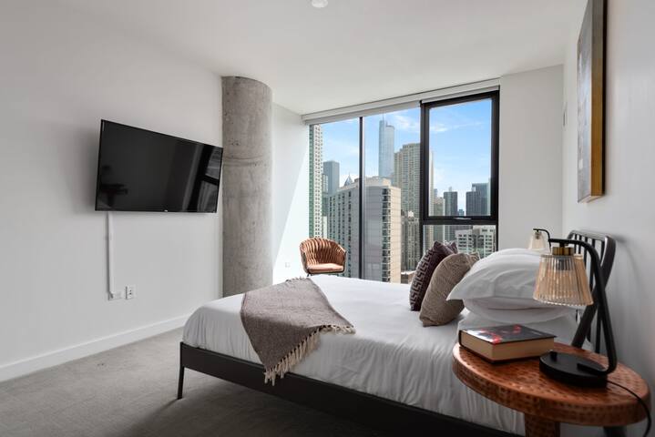 5-Star Gold Coast Experience in a Luxe 2BR Retreat gallery image 3