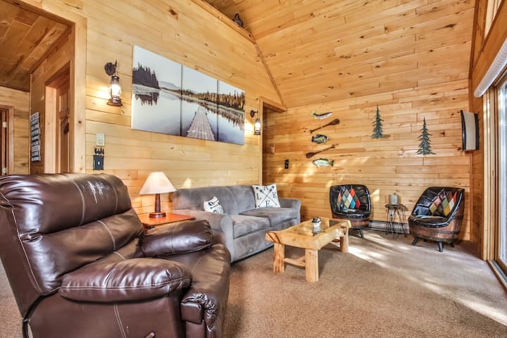 Secluded Lakefront Cabin With Dock And Fire Pit! - Plum Lake, WI