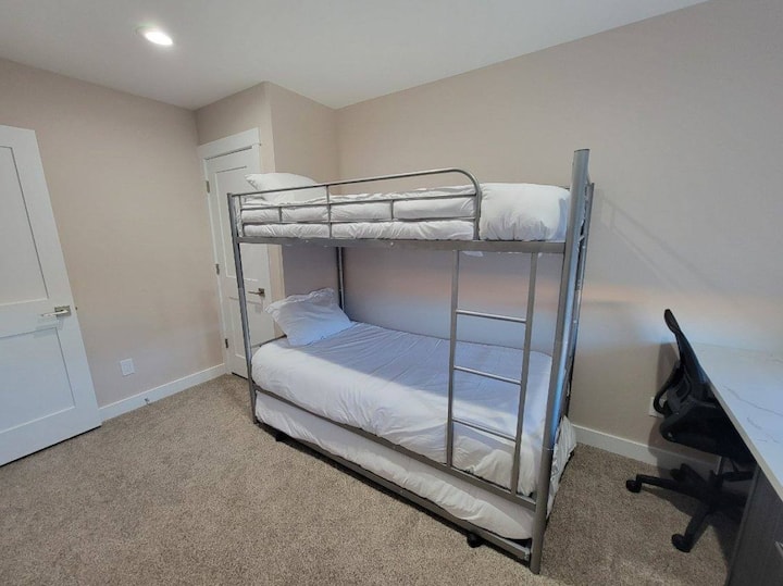 Spavaća soba br. 4 - bračni krevet (širine 150-179 cm)