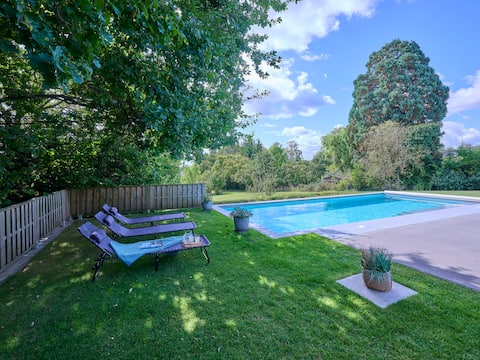 Cosy holiday home with a large garden