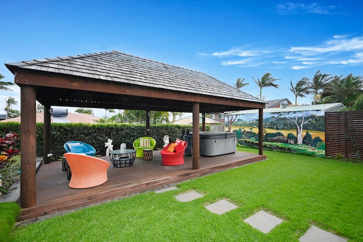 Stunning, Beachfront Dream Home – ZA3 gallery image 2