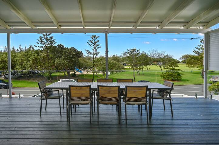 Stunning, Beachfront Dream Home – ZA3 gallery image 3