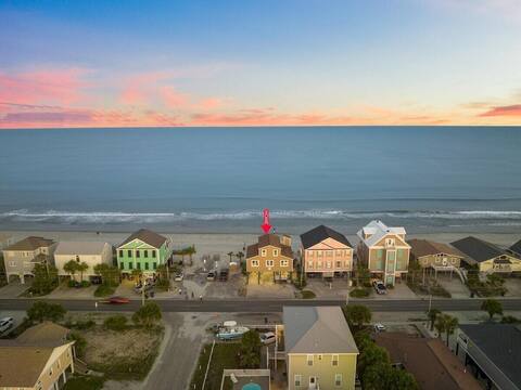 Big Sunny Beach Retreat: Ocean Views & Fun for All
