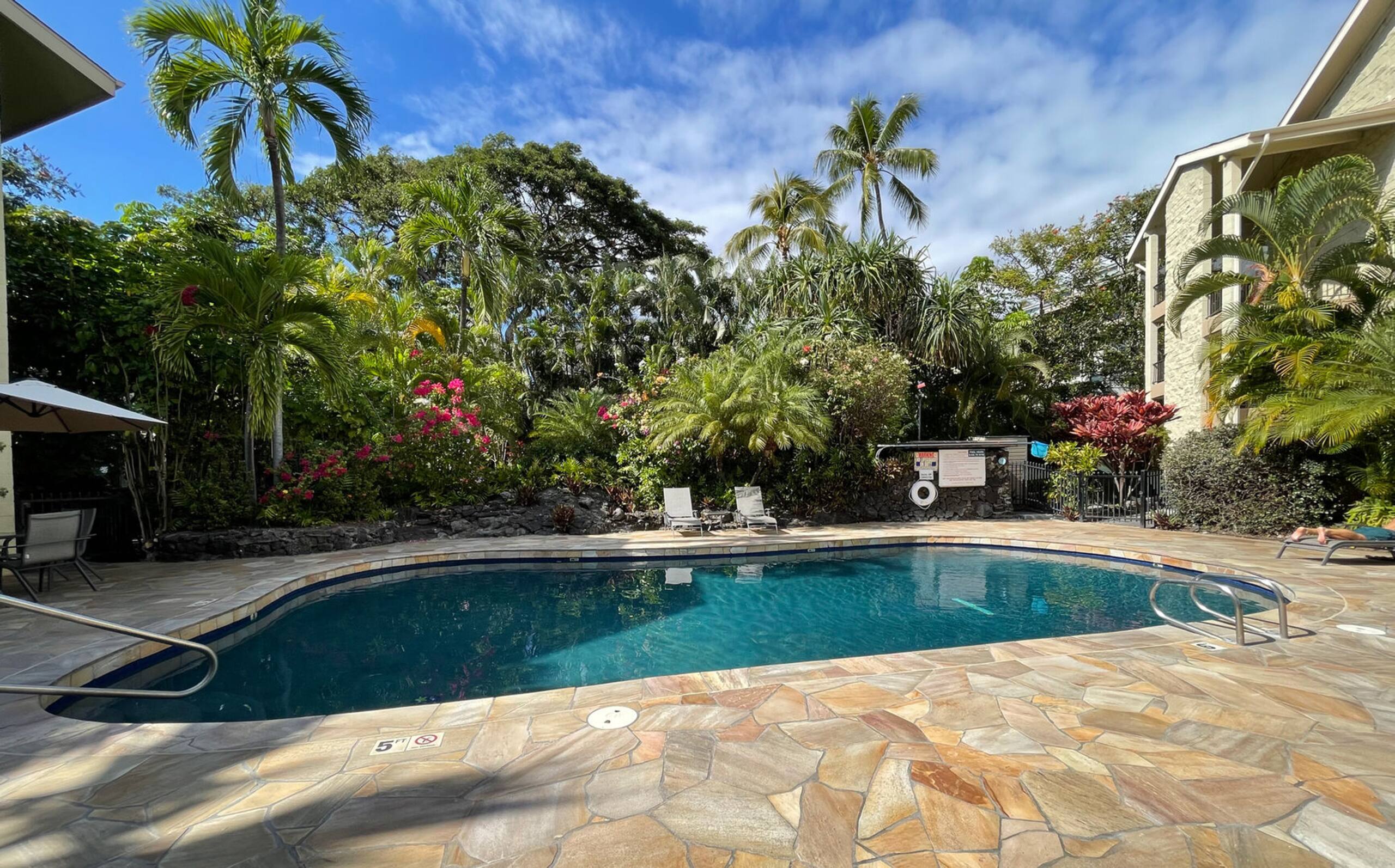 Condo in Kailua-Kona · ★4.64 · 1 bedroom · 2 beds · 1 bath - Image 5