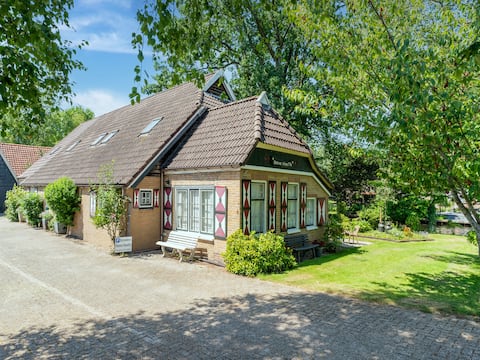 Holiday home in the heart of Giethoorn