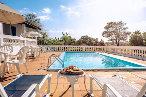20,000 m² of land + swimming pool and barbecue.
